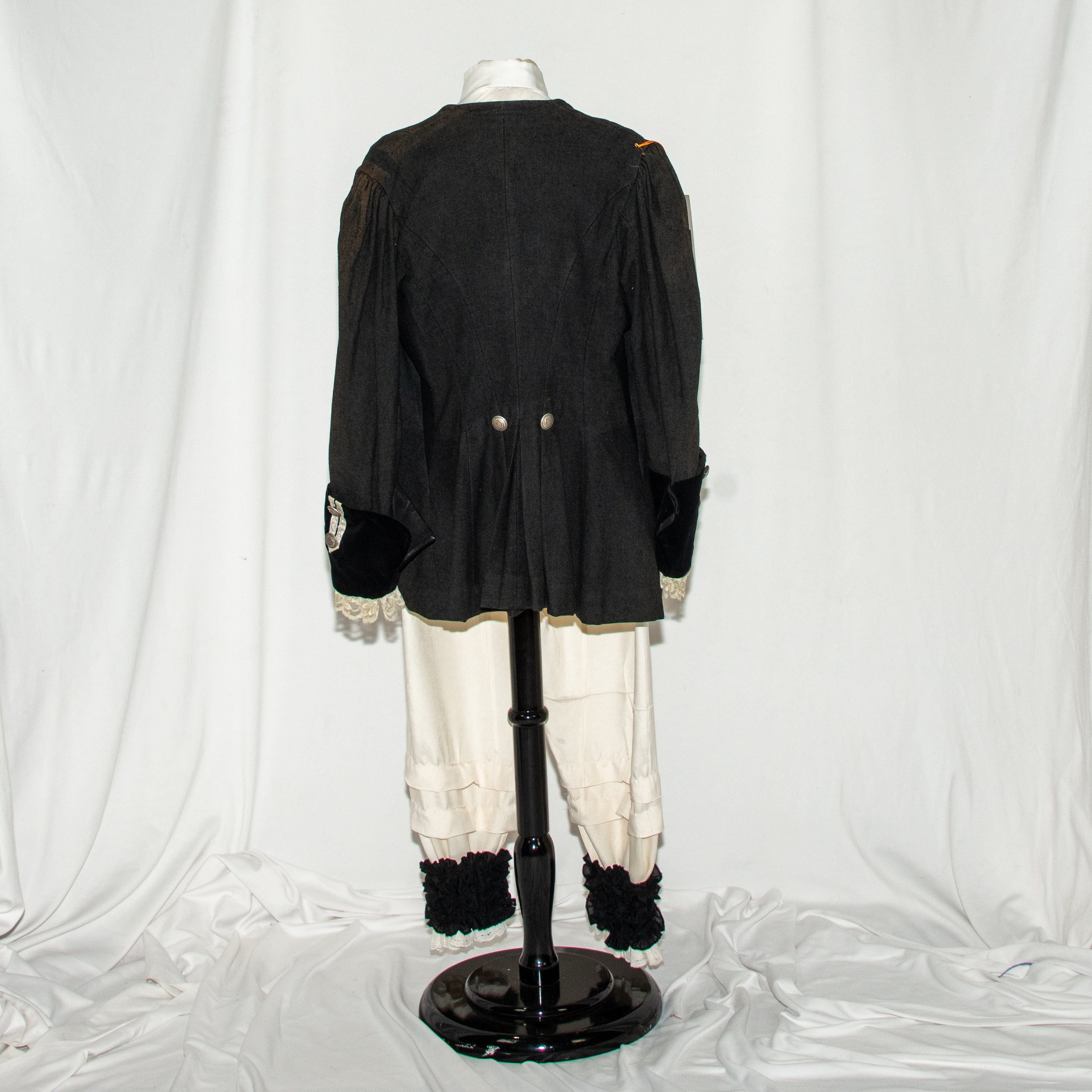 She-Captain Pirate Costume with Feathered Tricorn Hat