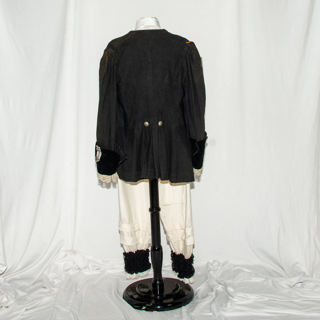 She-Captain Pirate Costume with Feathered Tricorn Hat