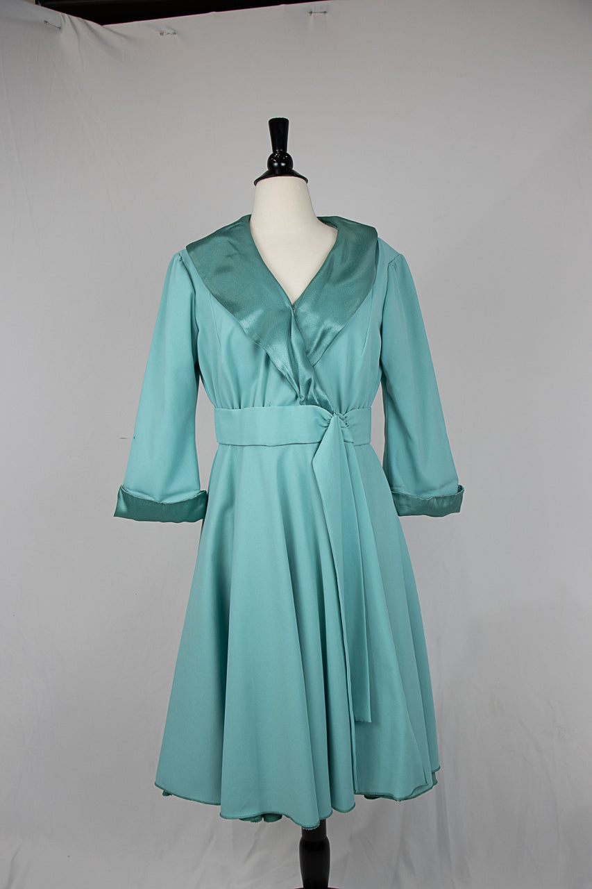 1930s Teal V-Neckline w. Satin Details Dress